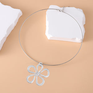 Vintage Geometric Flower Collar