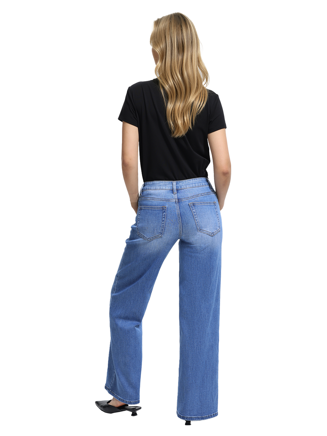Wide Leg vs Baggy Jeans: What's the Difference and Which Style Should You Wear in 2026?