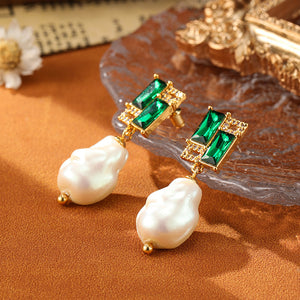 Vintage Baroque pearl set with emerald earrings