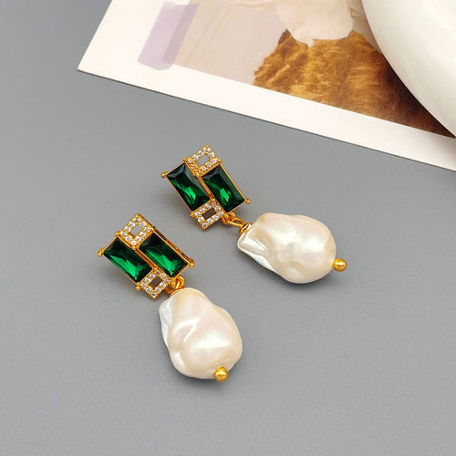 Vintage Baroque pearl set with emerald earrings