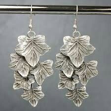 Retro Maple Leaf Women's Earrings