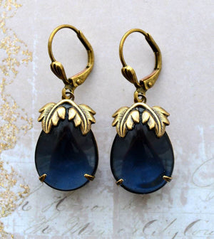 Leaves Fashionable Pendant Earrings