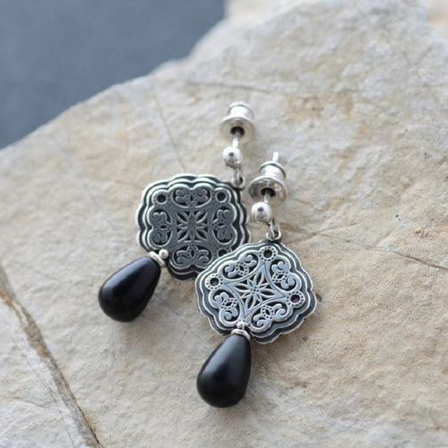 Retro patterned black earrings