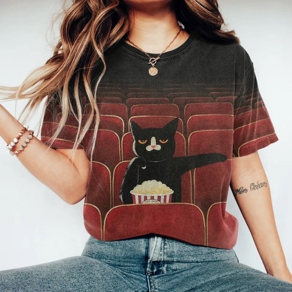 Cat Watching Movie Print Crew Neck T-shirt