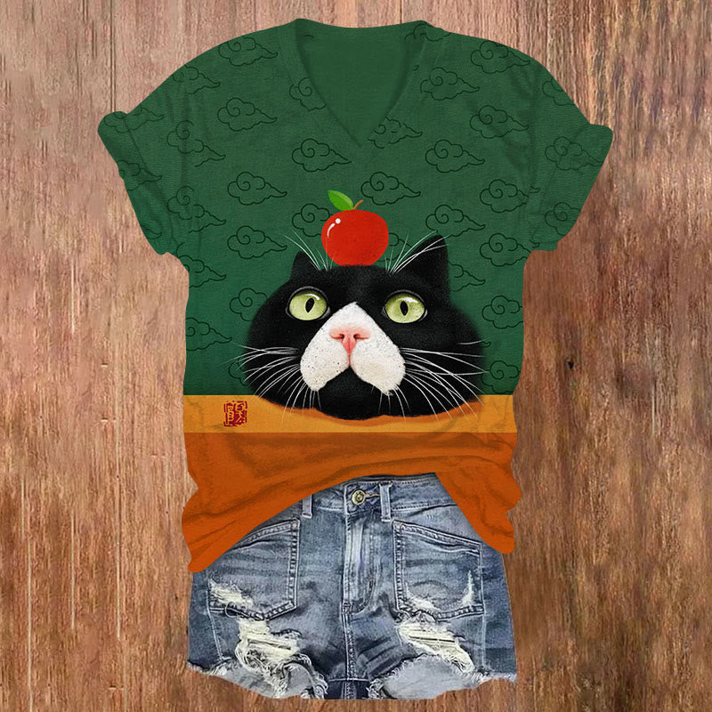 Cute Dazed Cat Japanese Auspicious Cloud Art Print Casual V-neck T-shirt