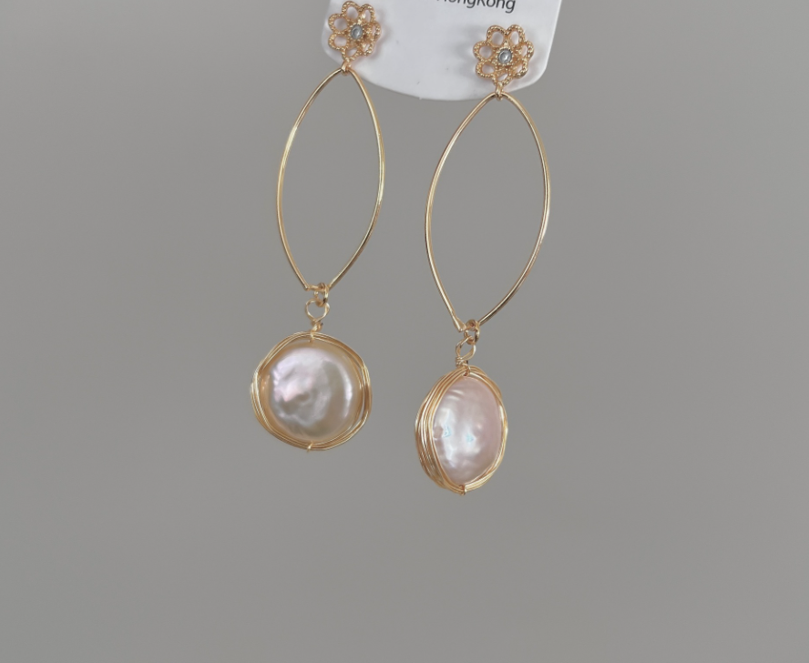 Irregular freshwater pearl earrings