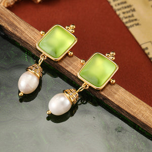 Retro court style fresh water pearl earrings