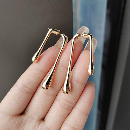 Water droplet shaped earrings