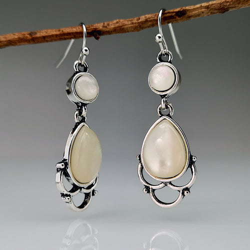 Shell Moonlight Stone Earrings