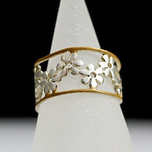 18K Gold Irregular Hollow Daisy Ring