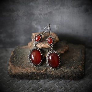 Red temperament long earrings