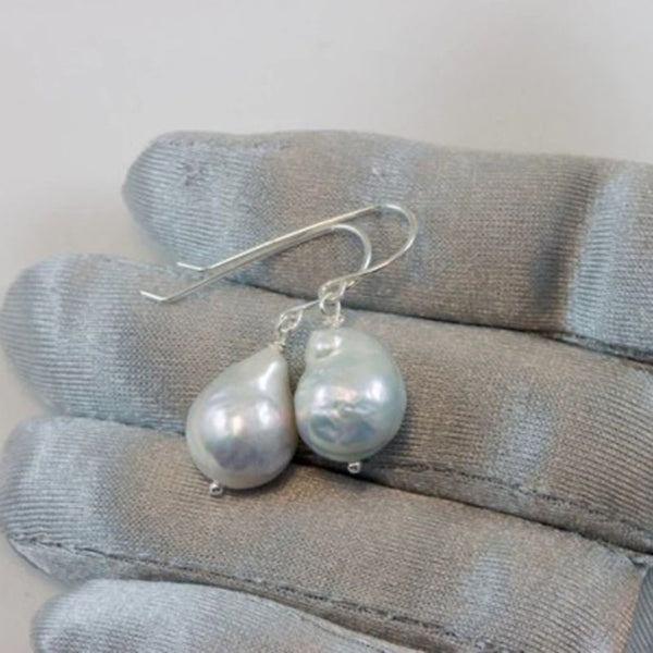 Shell Pearl Earrings