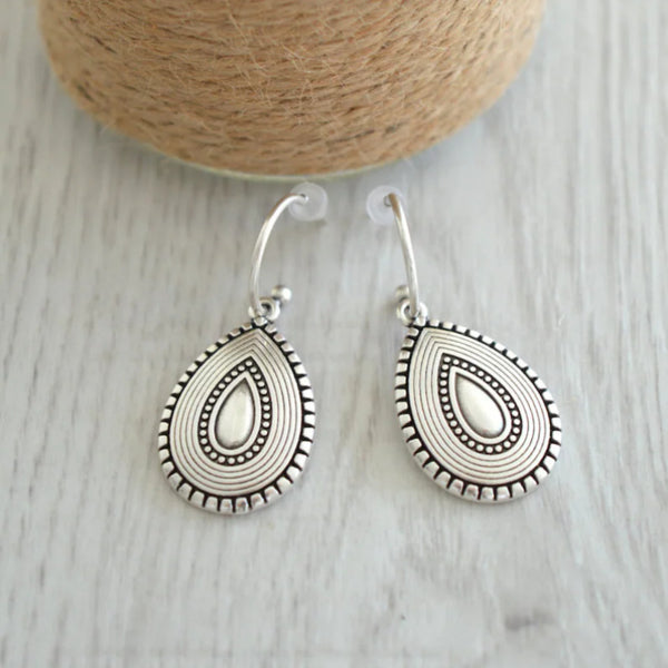 Droplet Pattern Earrings