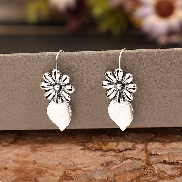 Small Daisy Flower Earrings