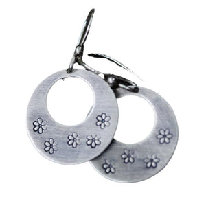 Retro Women's Round Flower Pendant Earrings