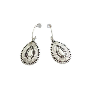 Droplet Pattern Earrings