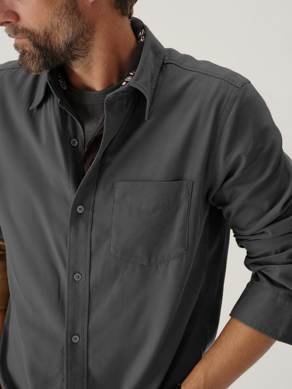 Men's everyday draped twill single pocket shirt