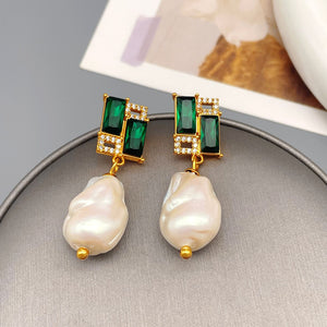 Vintage Baroque pearl set with emerald earrings