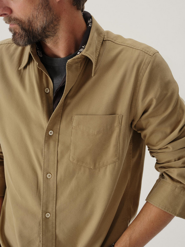 Men's everyday draped twill single pocket shirt