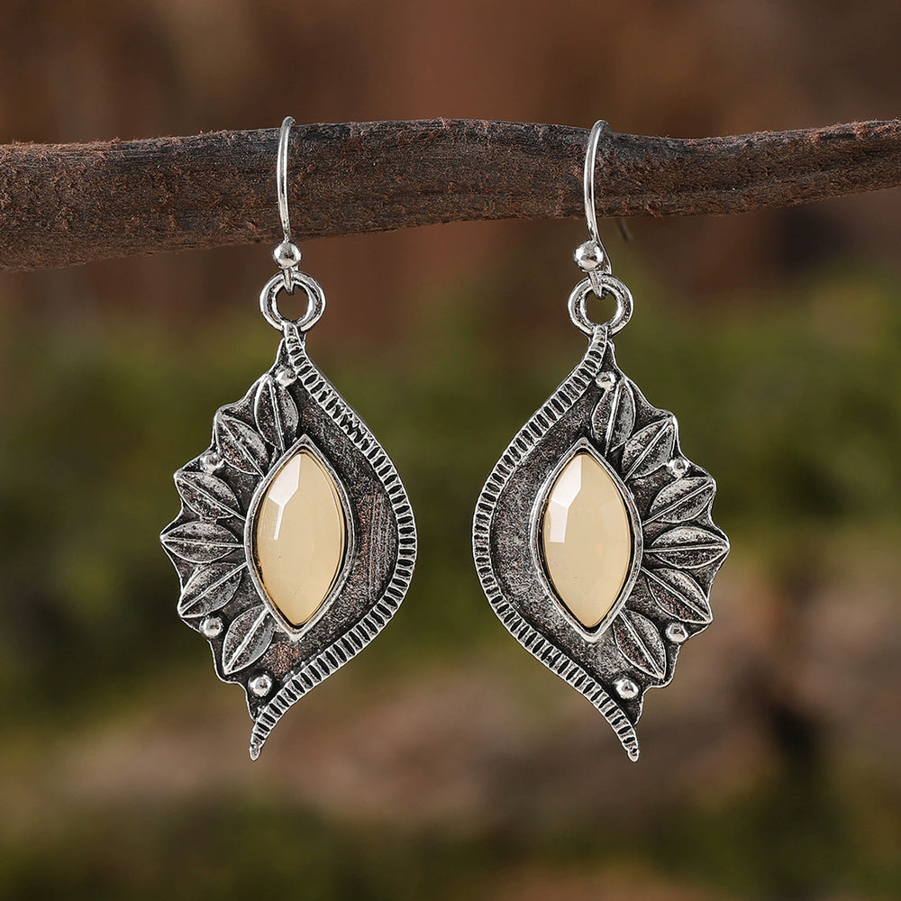 Bohemian Diamonds Leaf Shape EarringsMaterial