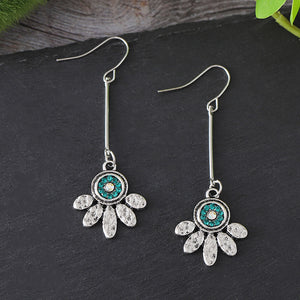 Vintage Simple Round Petal Diamond Earrings