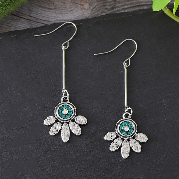 Vintage Simple Round Petal Diamond Earrings