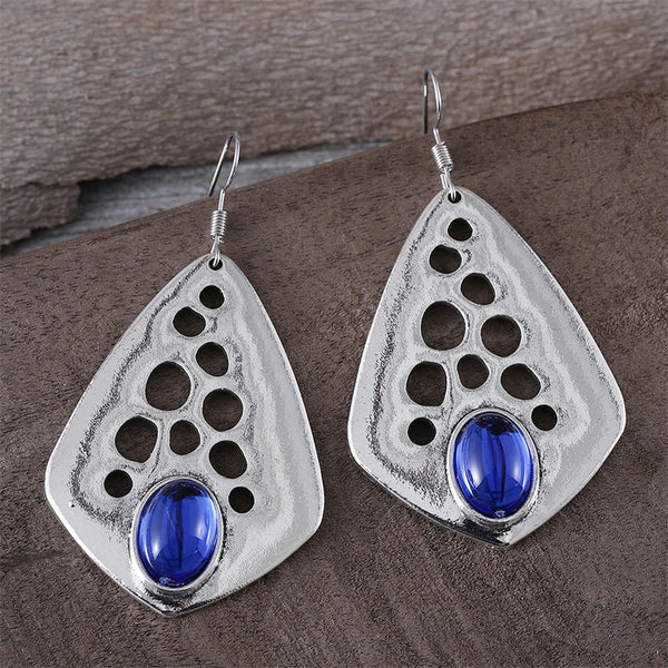 Dangle earrings with sapphires