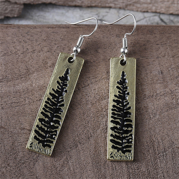 Simple Star and Moon Pine Earrings