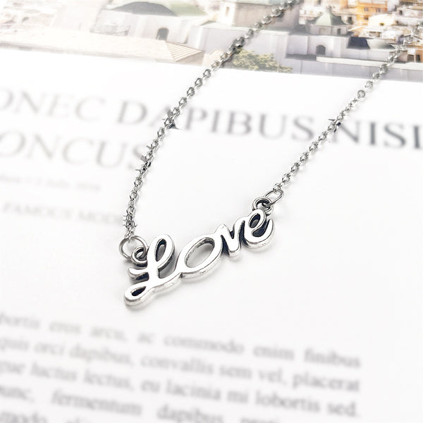 Simple fashion women's monogrammed collarbone chain