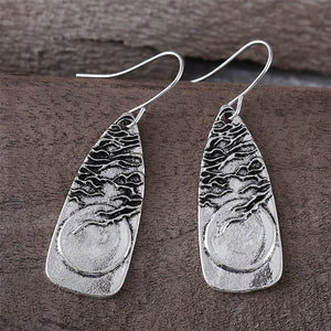 Simple Moon Branch Dangle Earrings