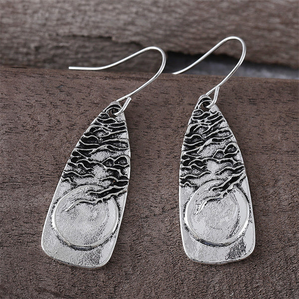 Simple Moon Branch Dangle Earrings
