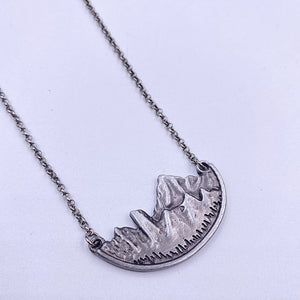 Irregular Range Necklace