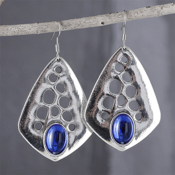 Dangle earrings with sapphires