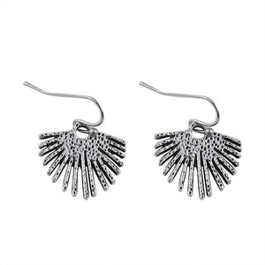 Simple Scalloped Floral Dangle Earrings