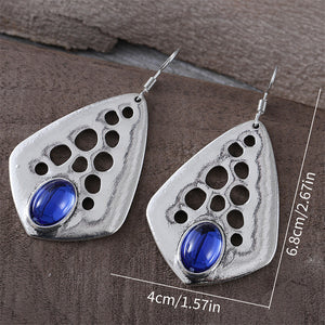 Dangle earrings with sapphires