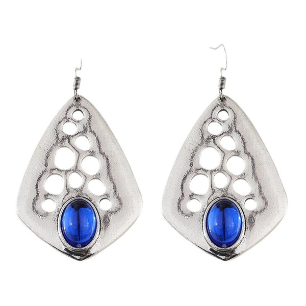 Dangle earrings with sapphires