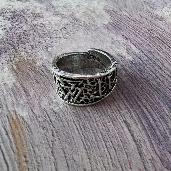 Personalized Alloy Wolf Head Arrowhead Ring