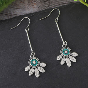 Vintage Simple Round Petal Diamond Earrings