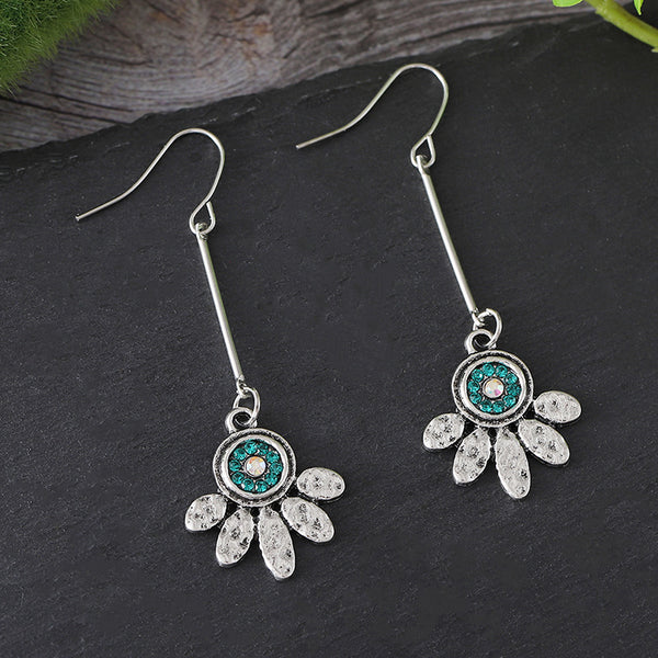 Vintage Simple Round Petal Diamond Earrings