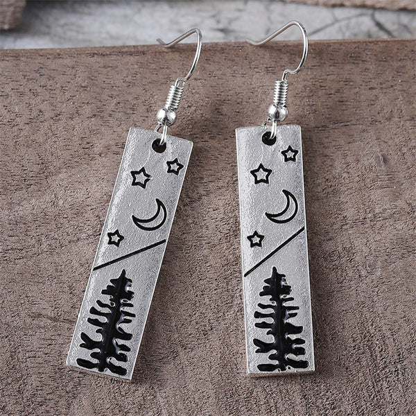 Simple Star and Moon Pine Earrings