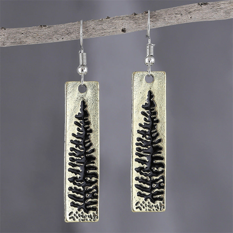 Simple Star and Moon Pine Earrings