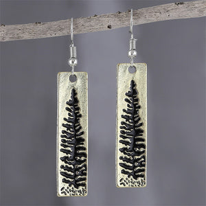 Simple Star and Moon Pine Earrings