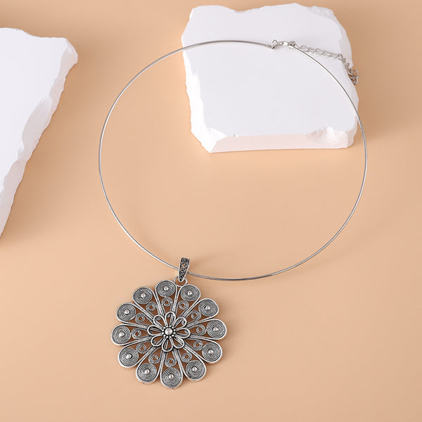 Aged Flower Pendant Collar