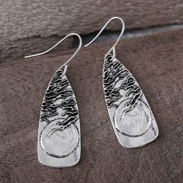 Simple Moon Branch Dangle Earrings