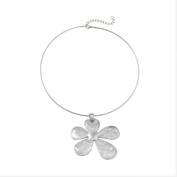 Flower Pendant Short Necklace