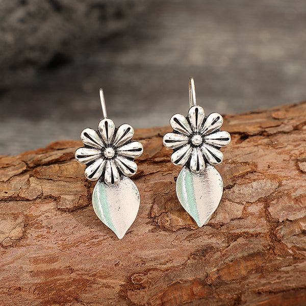 Small Daisy Flower Earrings