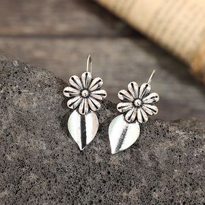 Small Daisy Flower Earrings