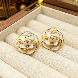 Pearl Mountain Tea Flower Earrings