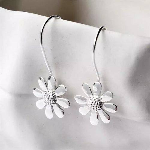 Little Daisy Girl Ear Hook