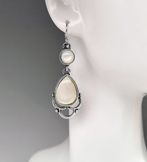 Shell Moonlight Stone Earrings